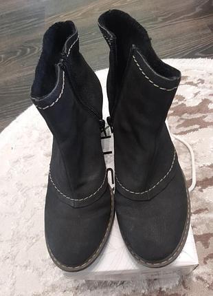 Черевички жіночі отеплені .