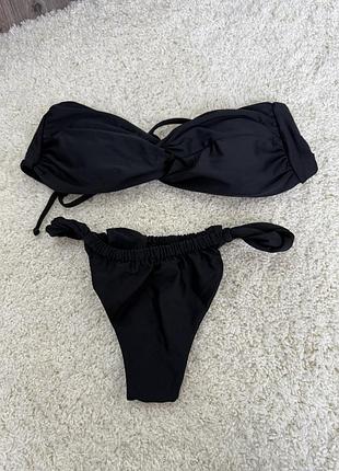 Роздільний чорний купальник