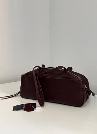 Премиальная сумка TM️ "lonza"
бордовый
натуральная кожа 
 (кнр)
длина: 32 см
ширина: 12 см
высота: 11 см
молнию и магнит