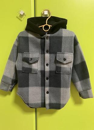 Рубашка в клетку серая