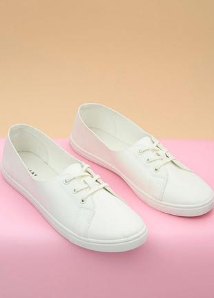 Женские белые кеды
