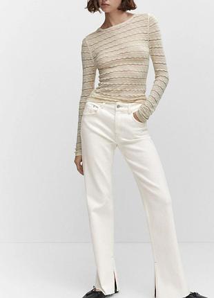 Молочні прямі жіночі джинси mango з середньою посадкою, розрізами та необробленим краєм