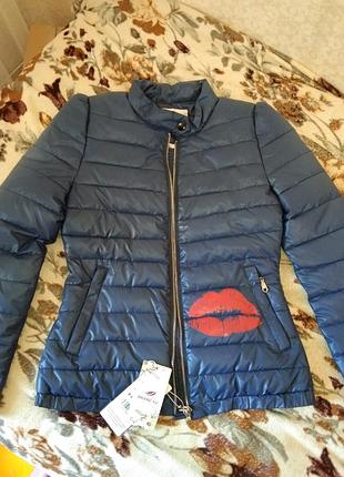 Куртка демісезонна на дівчину