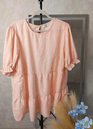 Красивая персиковая блуза в сердечки