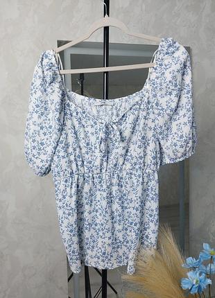 Гарна фактурна блуза у квітковий принт