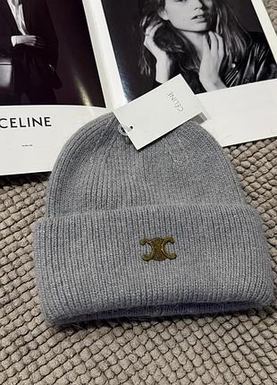 Жіноча шапка