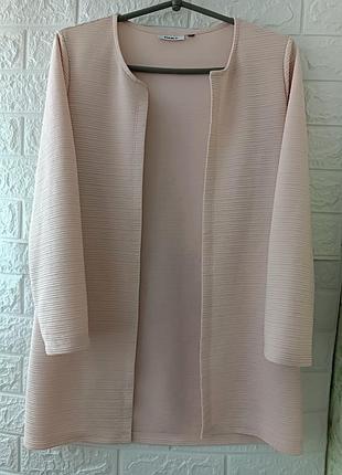 Красивый женский кардиган