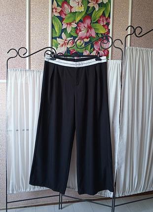 Стильні комбіновані чорно-білі штани палаццо shein.