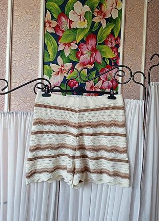 Стильні ажурні шорти in the style.