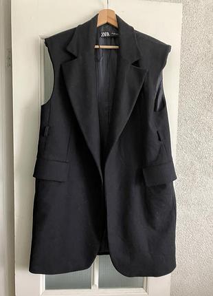Вовняний жилет zara в розмірі s