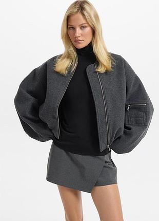 Вовняний стильний та теплий бомбер zara