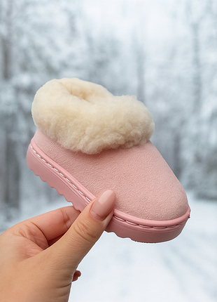 Угги стильные детские розовые зимние для девочки, очень теплые, удобные, мягкие и легкие,верх искусственная замша, внутрь искусственный мех овчина