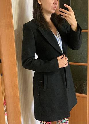 Класичне чорне пальто zara розмір s