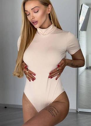 Базовий жіночий боді-гольф з високим горлом та коротким рукавом обтислий