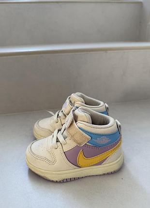 Кросівки для дівчинки 22 розмір