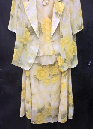 Костюм на лето с нежными желтыми лилиями, юбка в пол, 50р3 фото