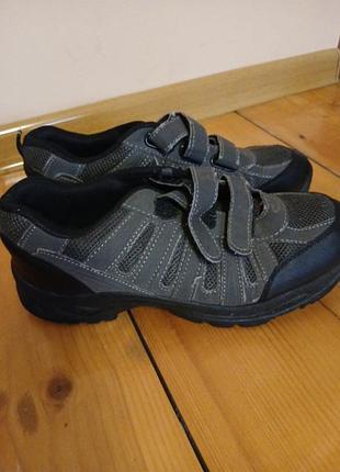 Кроссовки. ботинки