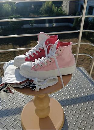 Оригінальні високі кросівки