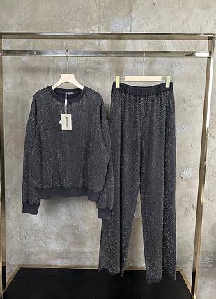 Жіночий костюм