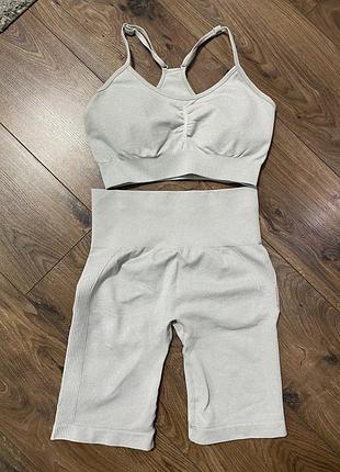 Комплект шорти і топ
