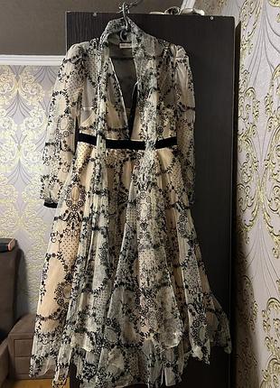 Вечірнє розкішне плаття