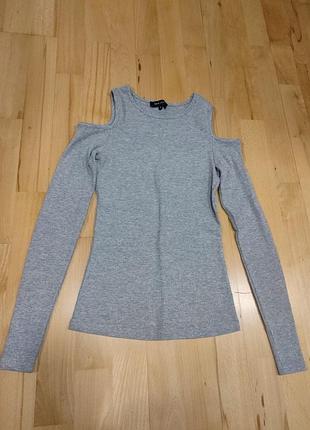 Гольф з відкритими плечима та люриксом