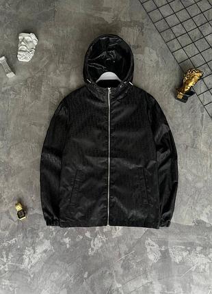 Вітровка чоловіча