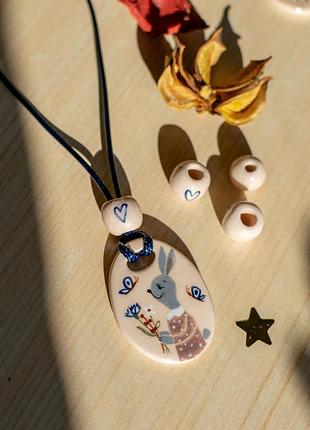 Кулон ручної роботи кераміка на шнурку намиста на подарунок глина квіти