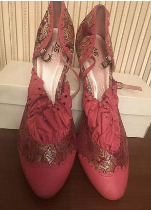 Нові американські екстравагантні шкіряні шовкові туфлі lb  42 (27.5)