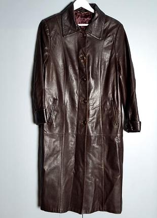 Темно-коричневое кожаное пальто с бордовой подкладкой