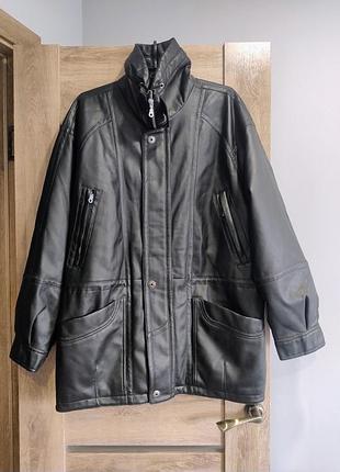 Легкая непродуваемая куртка на утеплителе