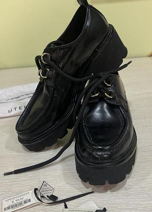 Жіночі туфлі зі шкіри 38-38,5 р uterque