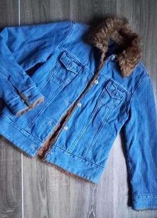 Стильна джинсова куртка , утеплена