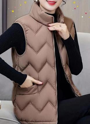 Модная жилетка на молнии, безрукавка, легкая.