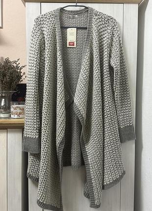 Кардиган новий у складі шерсть