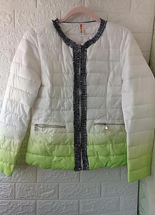 Цікава жіноча курточка на осінь весна