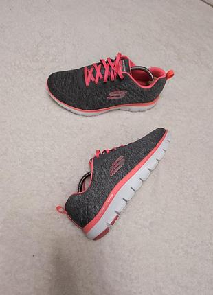 Кросівки sketchers 39 розмір 26-25.5 см нові