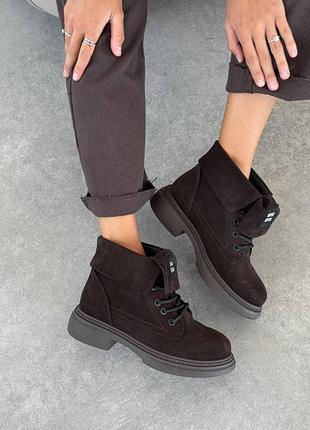 Черевики з відворотом