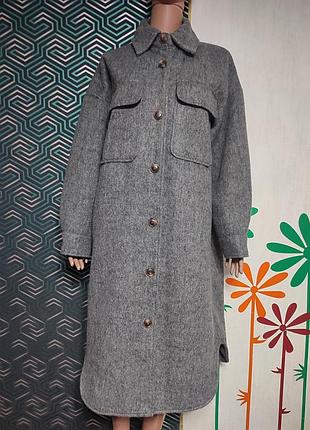 Стильное осеннее пальто меди
