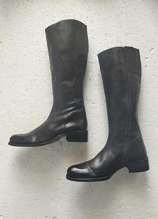 Кожаные сапоги