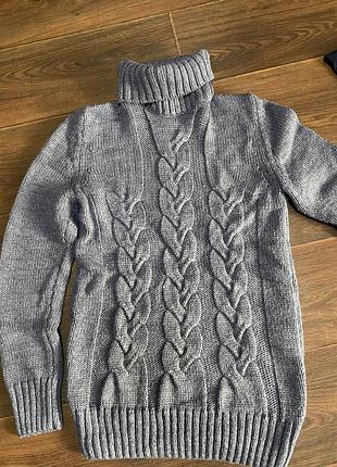 Светр з високою горловиною