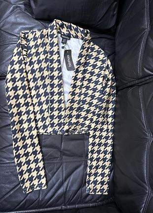 Класний піджак накидка розмір s