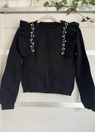 Чорний светр