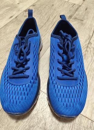 Продам кроссовки детские