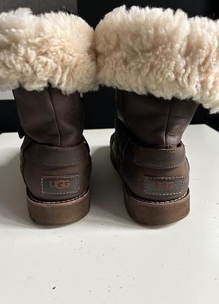 Шкіряні оригінальні уггі -водонепроникні