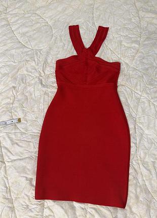 Червона бандажна сукня