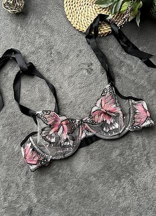 Ніжний бралет з метеликами вишивка