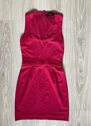 Коктейльна обтисла сукня xxs gucci коліру фуксія