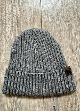 Шапка від next