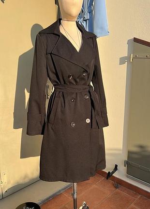 Чорне осіннє пальто